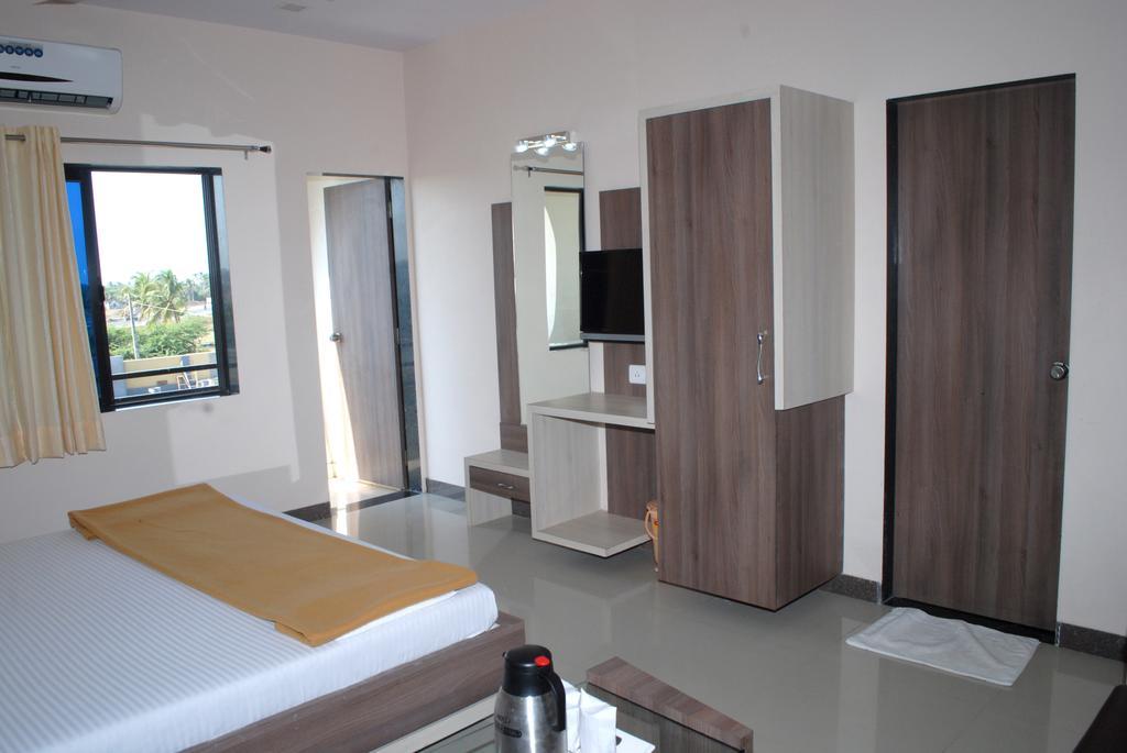 Hotel Sun Plaza Somnath Room photo